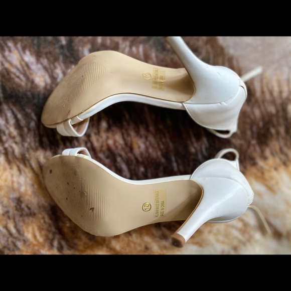 White heeled sandals - Picture 2 of 4